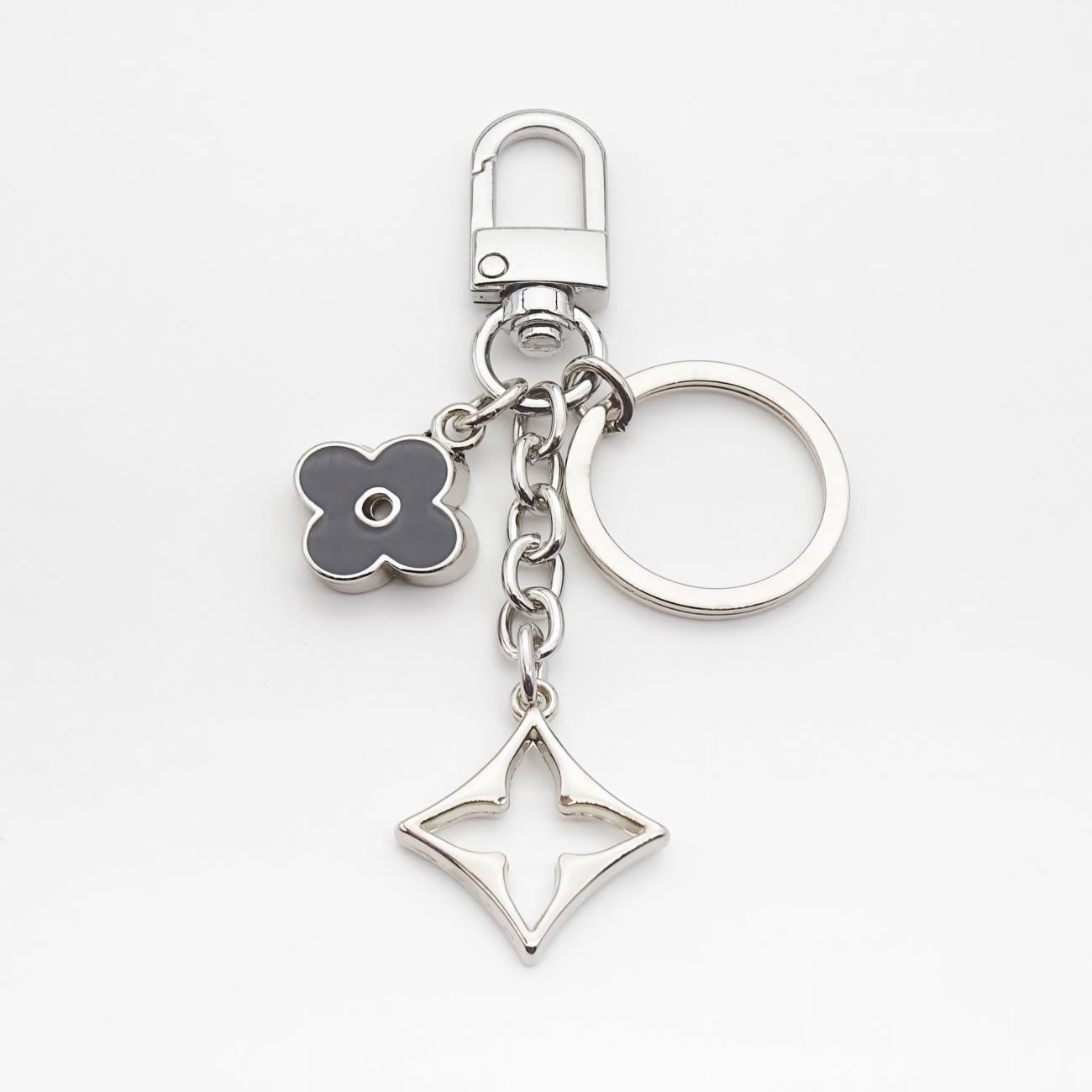 ✨Elegant Metal Charms Accessories: Timeless Luxury for Your Daily Essentials✨