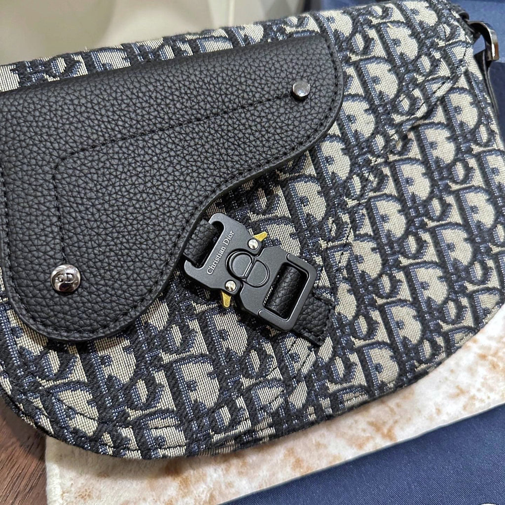Timeless Heritage Saddle Sling Bag