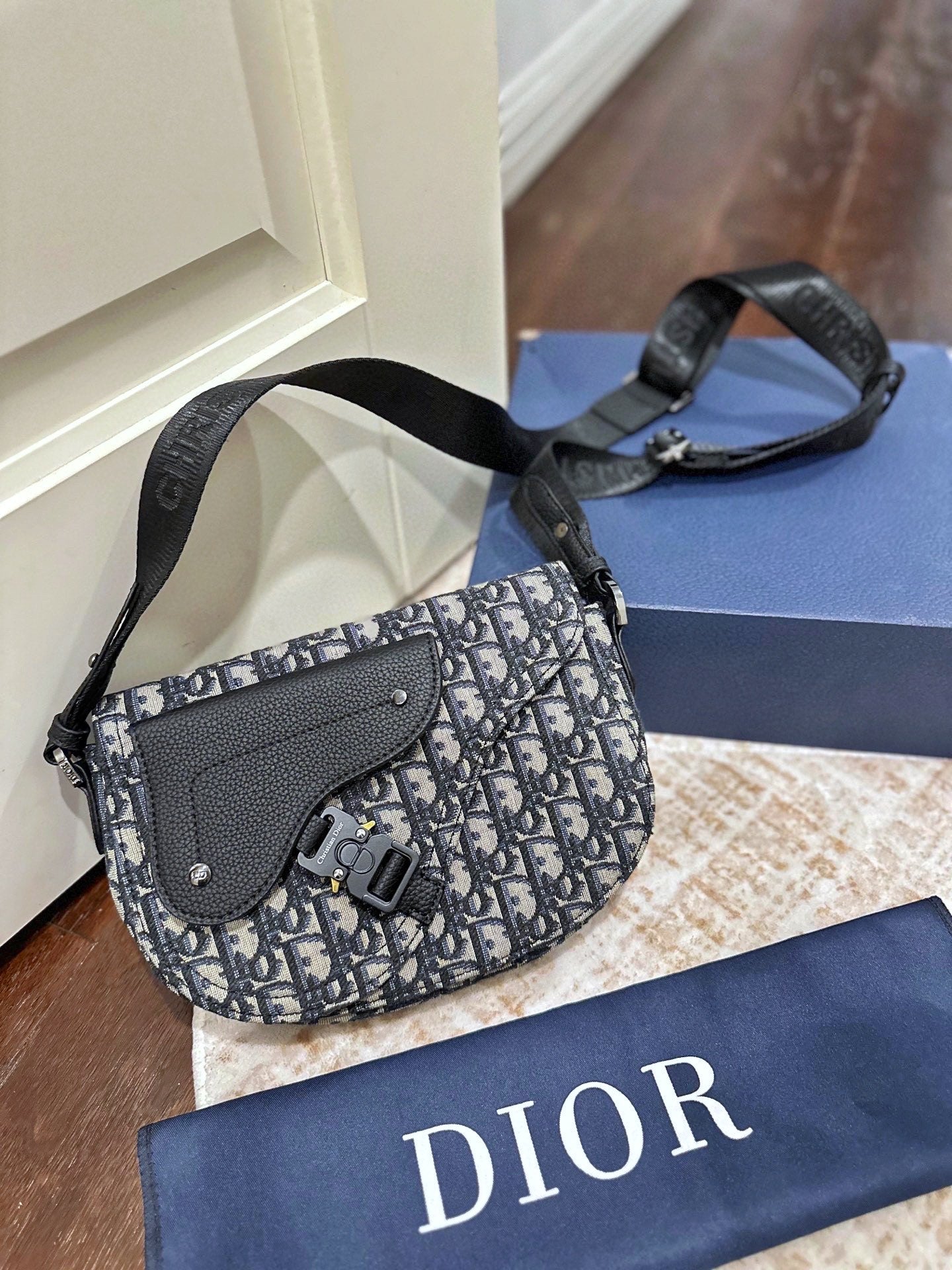 Timeless Heritage Saddle Sling Bag