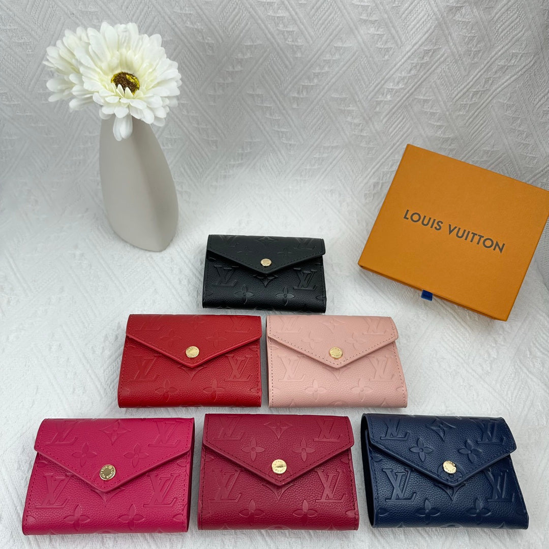 Chic Minimalist Quilted Card Holder