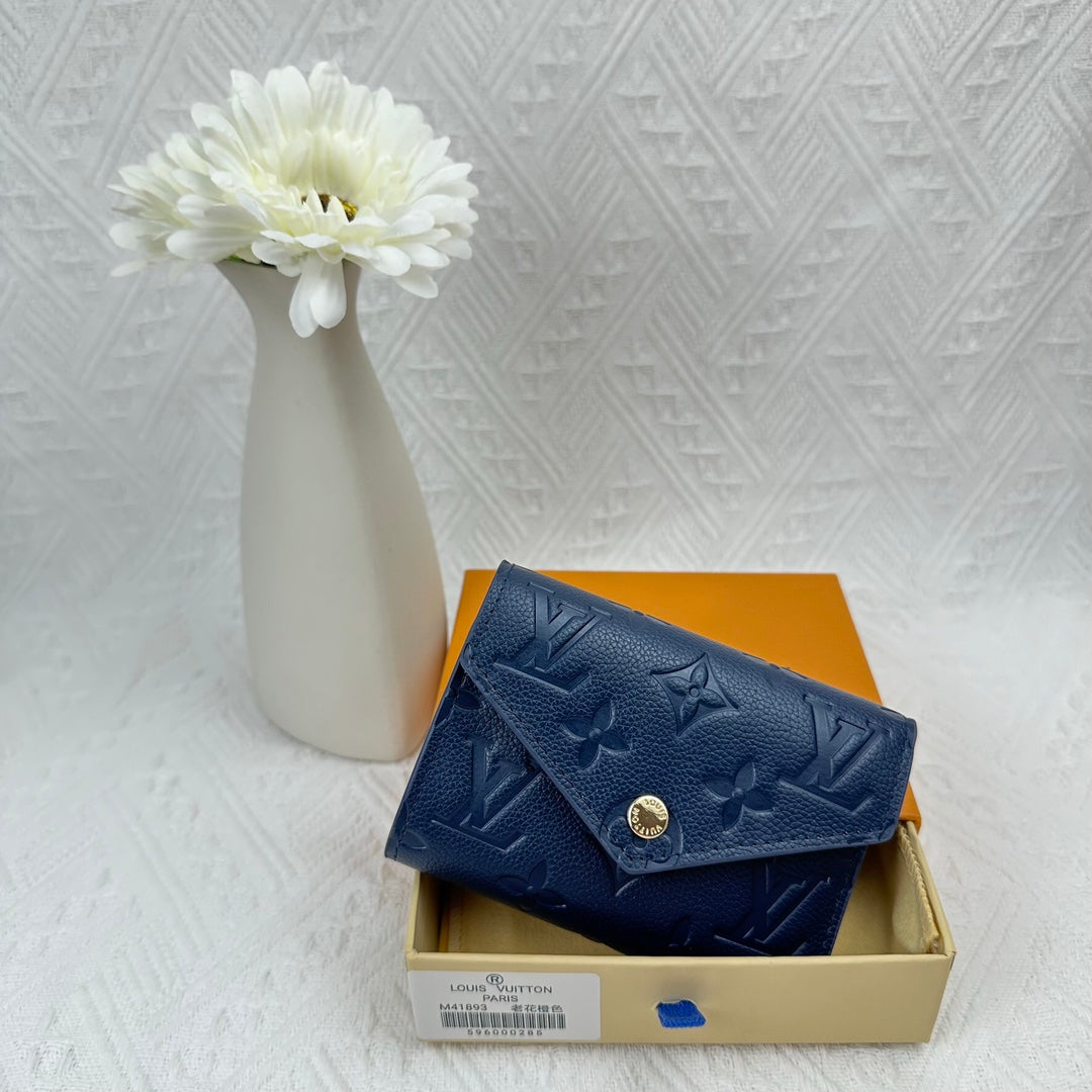 Chic Minimalist Quilted Card Holder