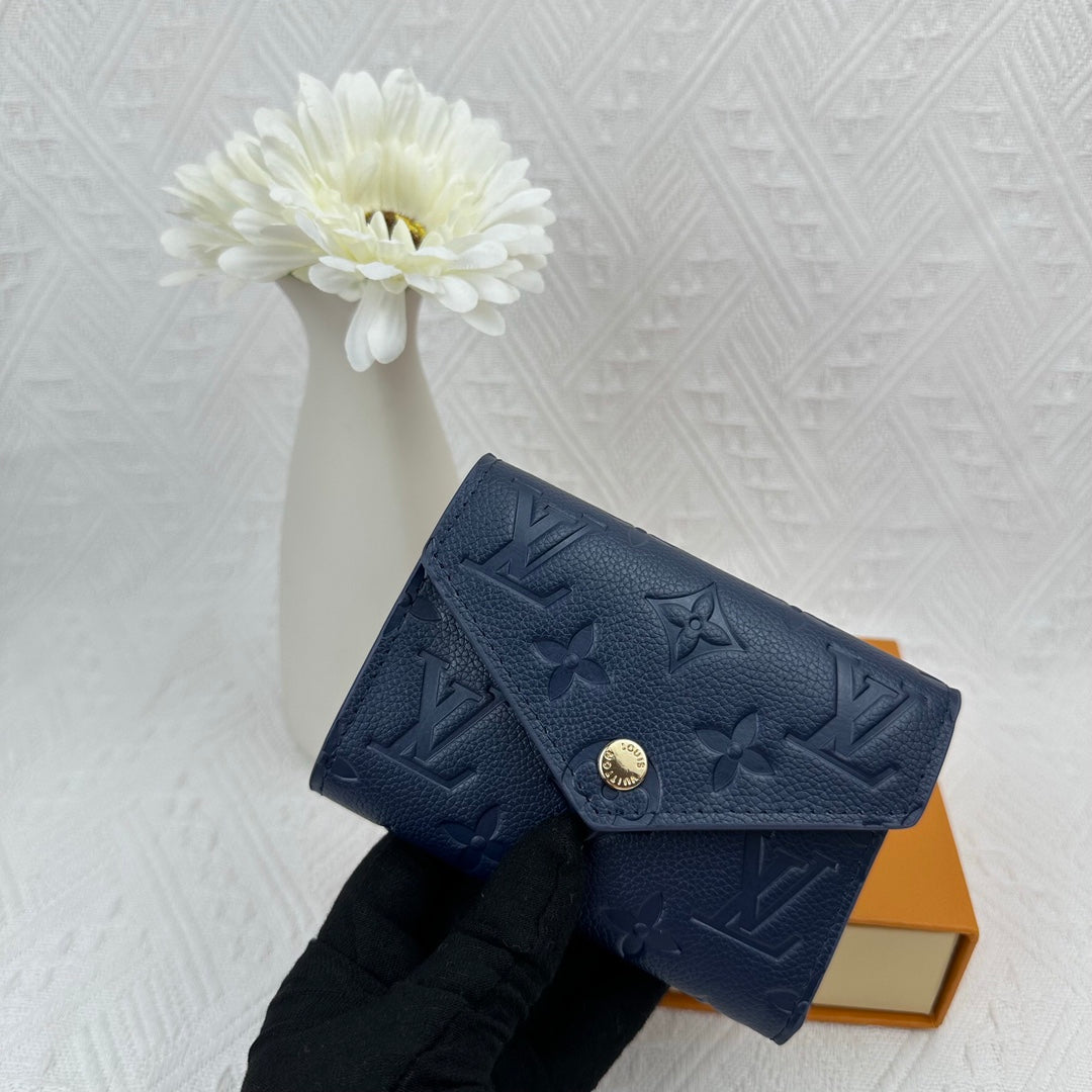 Chic Minimalist Quilted Card Holder