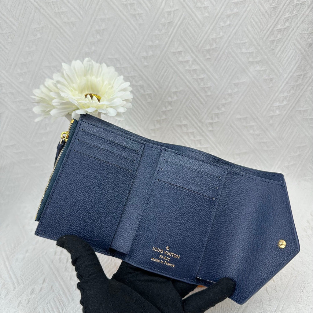 Chic Minimalist Quilted Card Holder