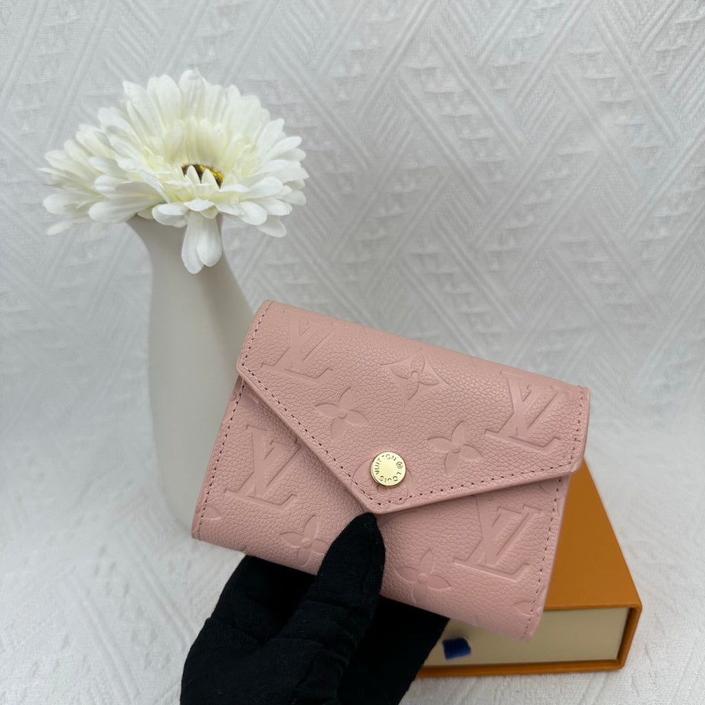 Chic Minimalist Quilted Card Holder