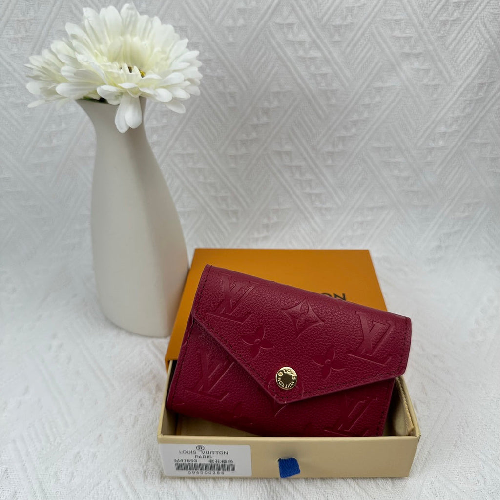 Chic Minimalist Quilted Card Holder