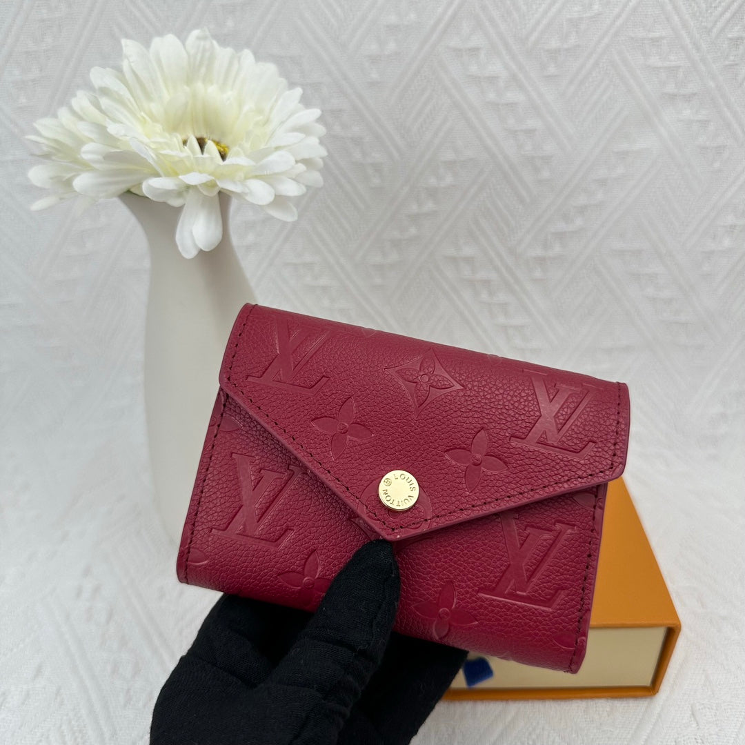 Chic Minimalist Quilted Card Holder