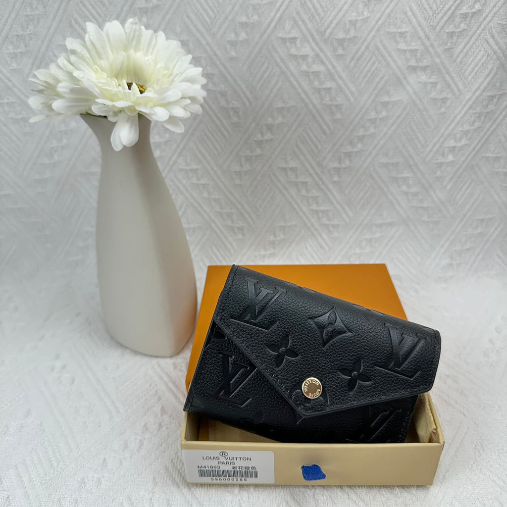 Chic Minimalist Quilted Card Holder