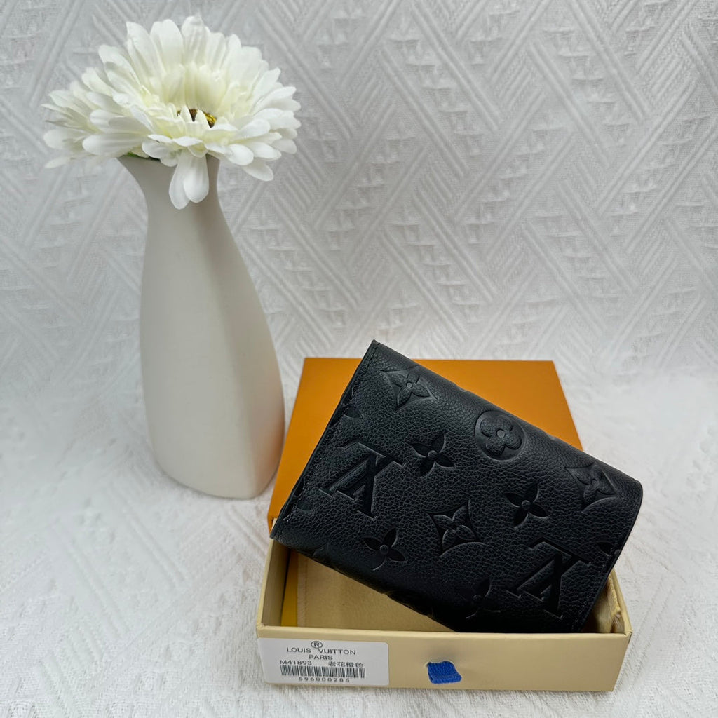 Chic Minimalist Quilted Card Holder