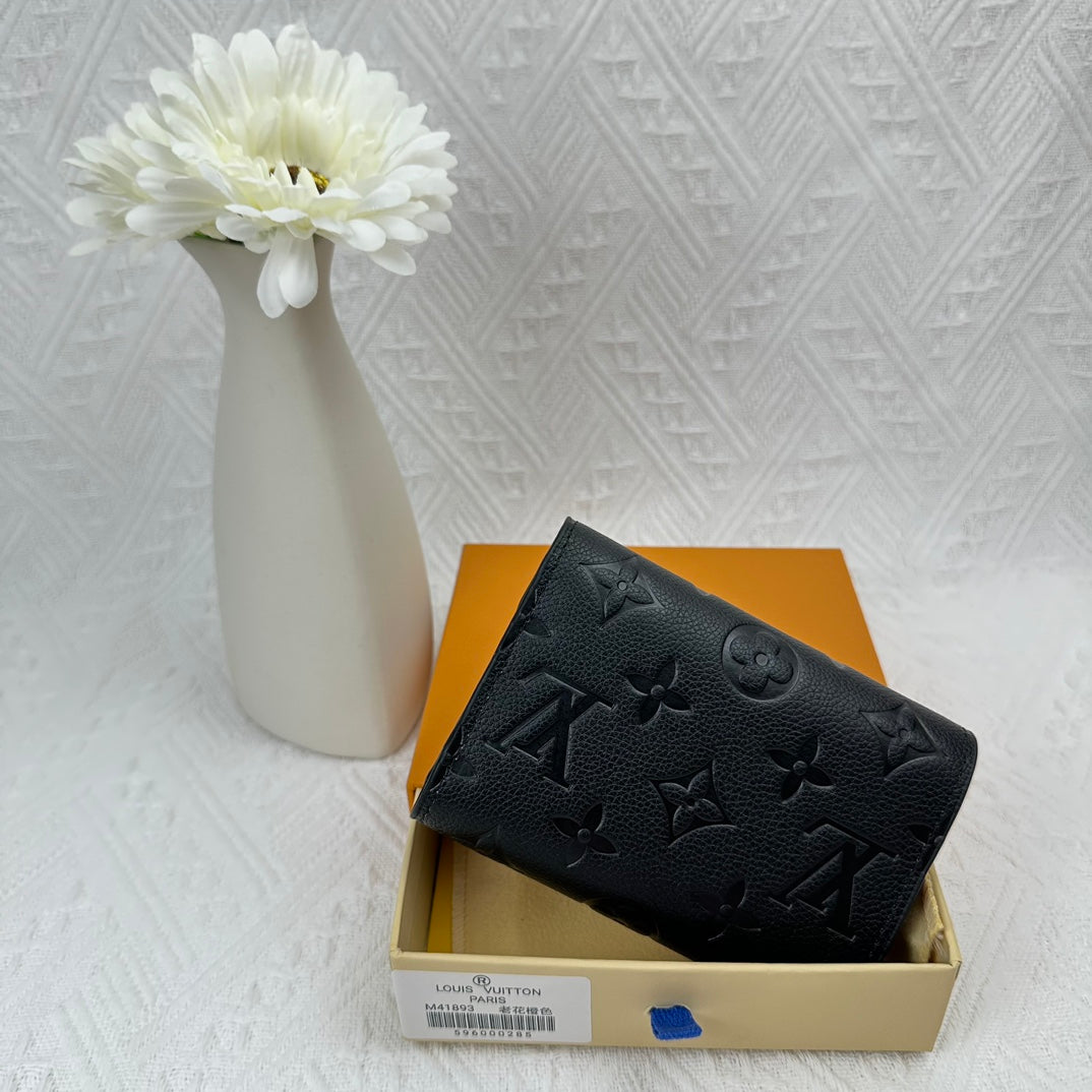 Chic Minimalist Quilted Card Holder