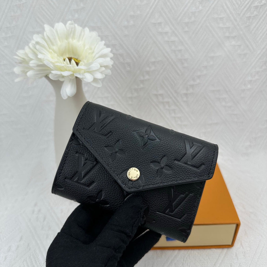 Chic Minimalist Quilted Card Holder