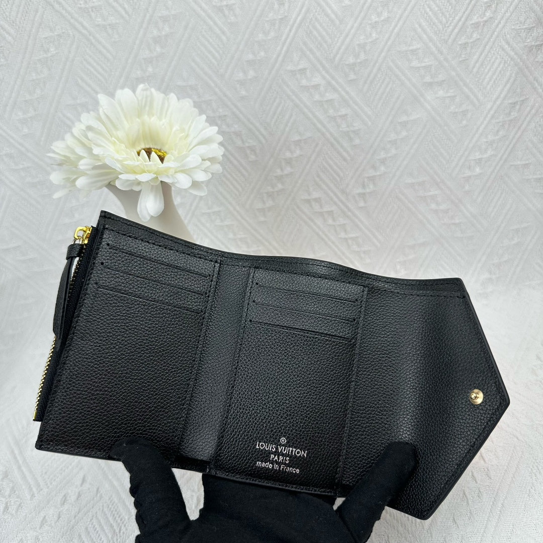 Chic Minimalist Quilted Card Holder