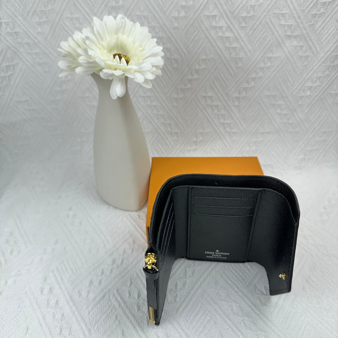 Chic Minimalist Quilted Card Holder