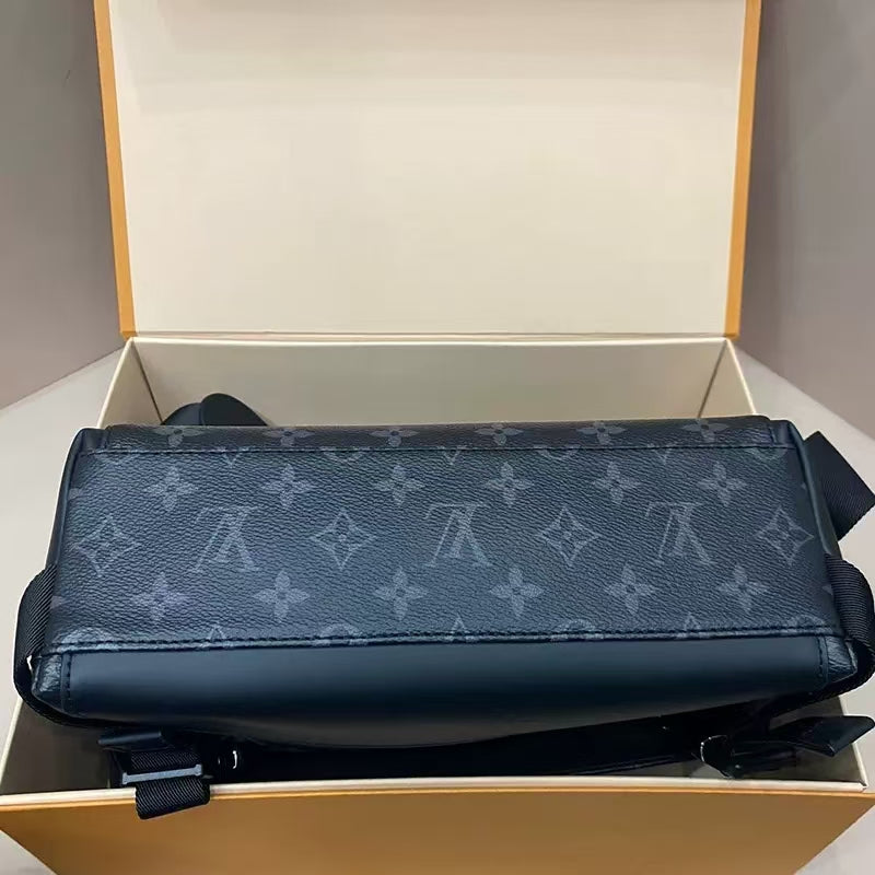 Classic Print Men's Messenger Bag