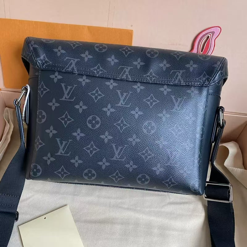Classic Print Men's Messenger Bag