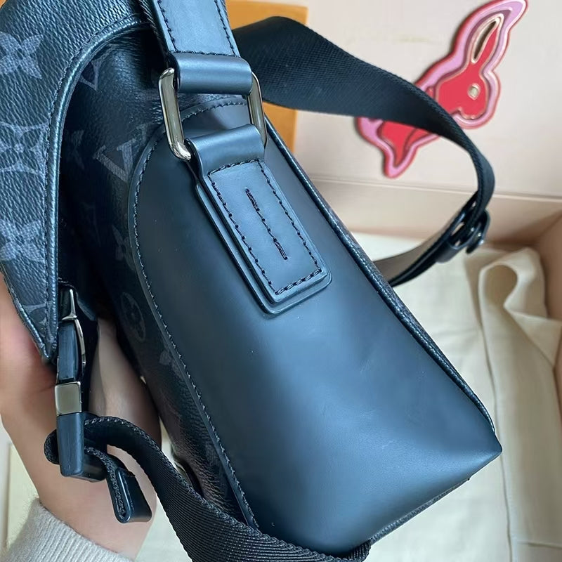Classic Print Men's Messenger Bag