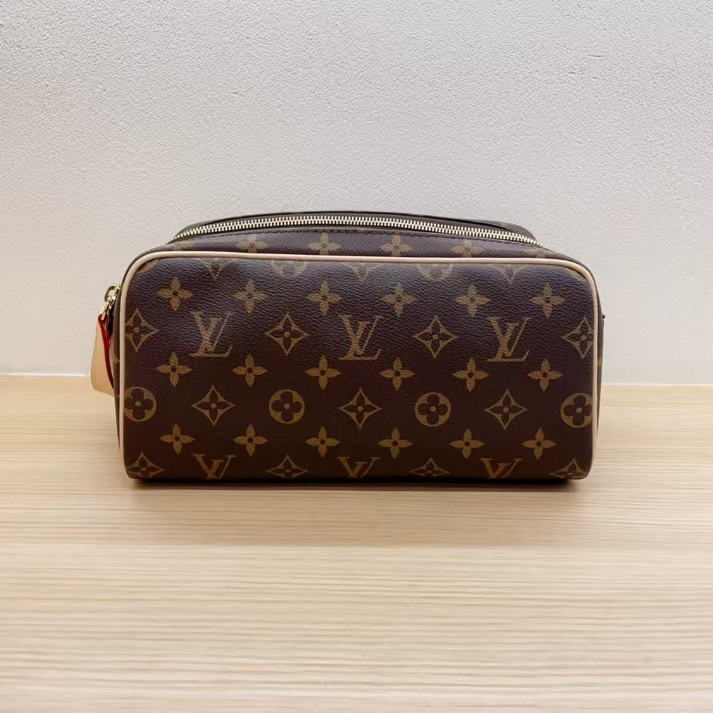 Vintage-Inspired Cosmetic Bag-01