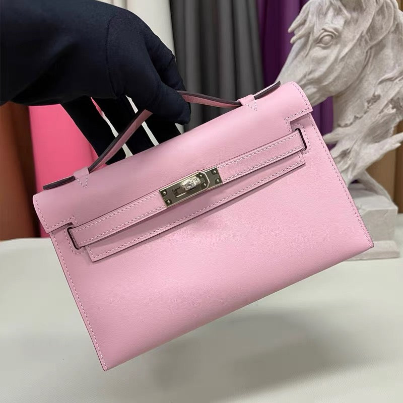✨ Timeless Top-Handle Bag 👜