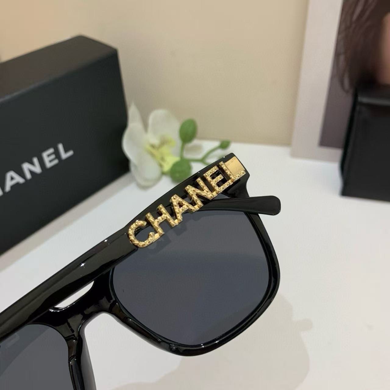 High-End Fashion Sunglasses 08