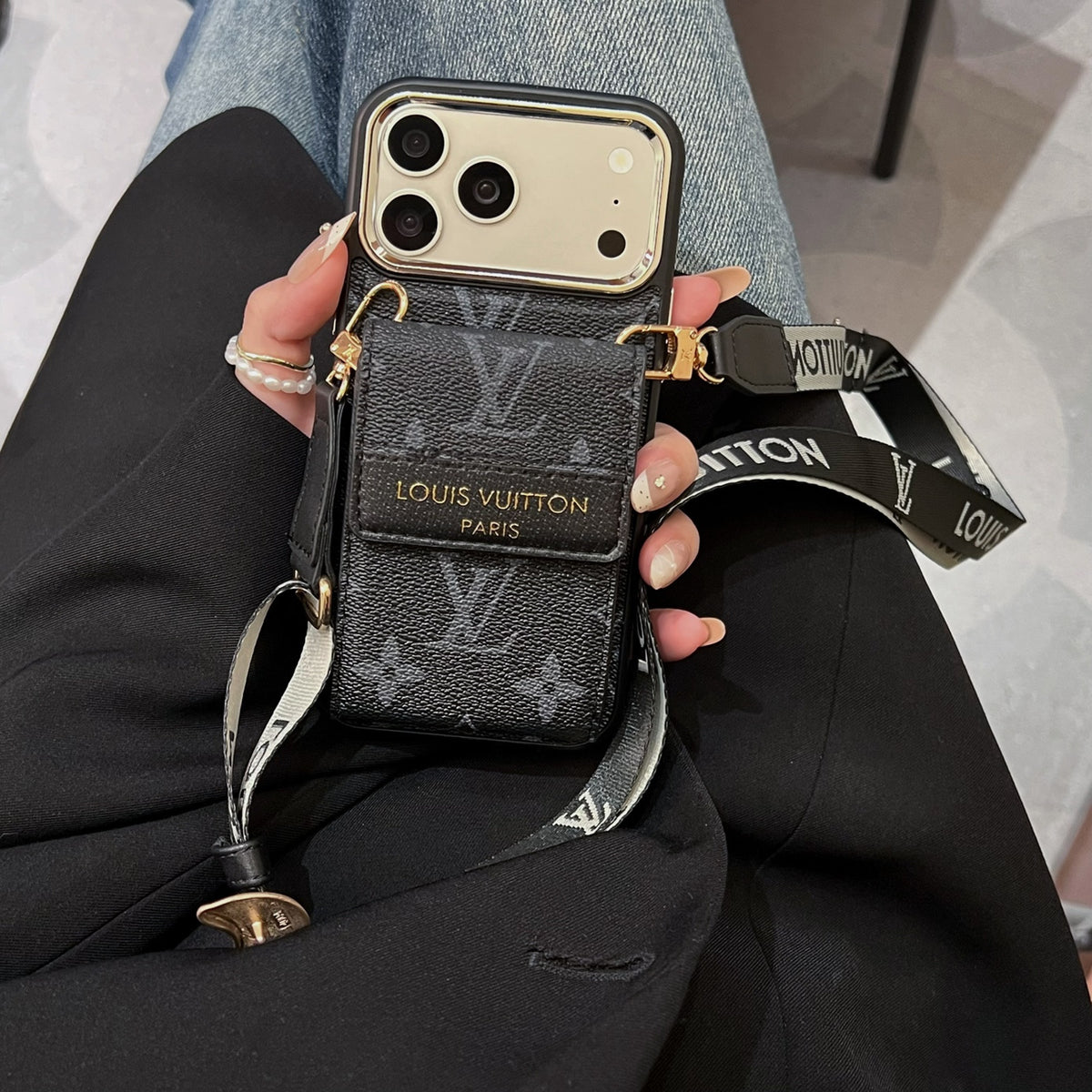 📱Metallic Frame Phone Case  (Quality Upgrade)