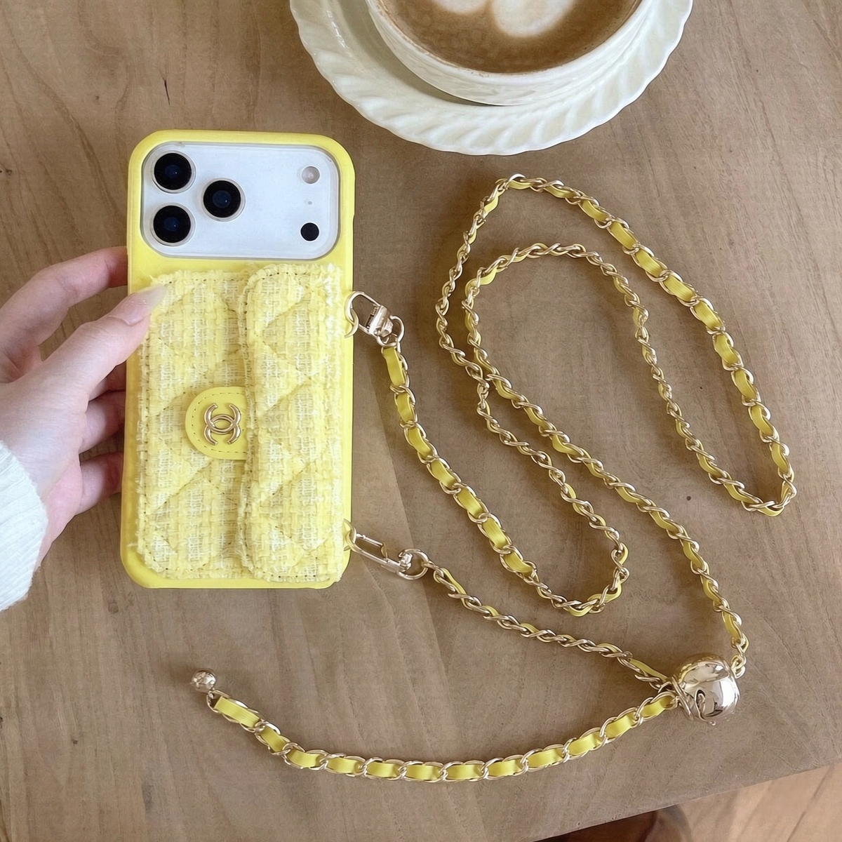 💎 ChainChic™ — The "Clutch & Go" Luxury phone case 👜