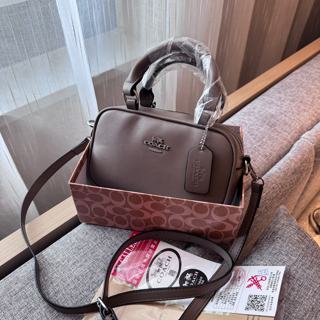 ✨ Elegant Leather Handbag: A Touch of Light Luxury | Exceptional Versatility, Effortless Elegance 👜