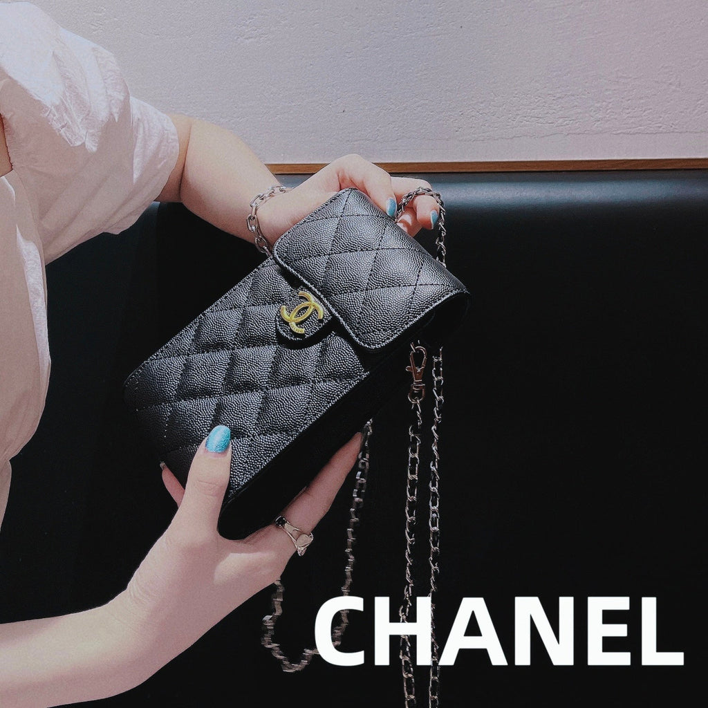 Timeless Heritage Leather Phone Bag Accessories