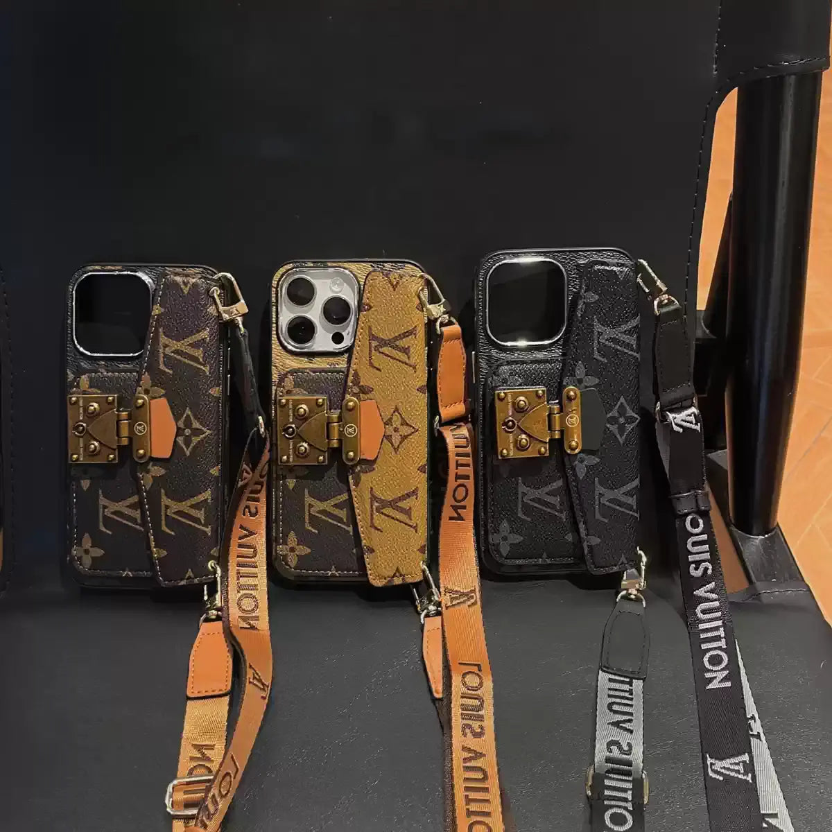 🗝️Luxury Card Holder Chain iPhone Case