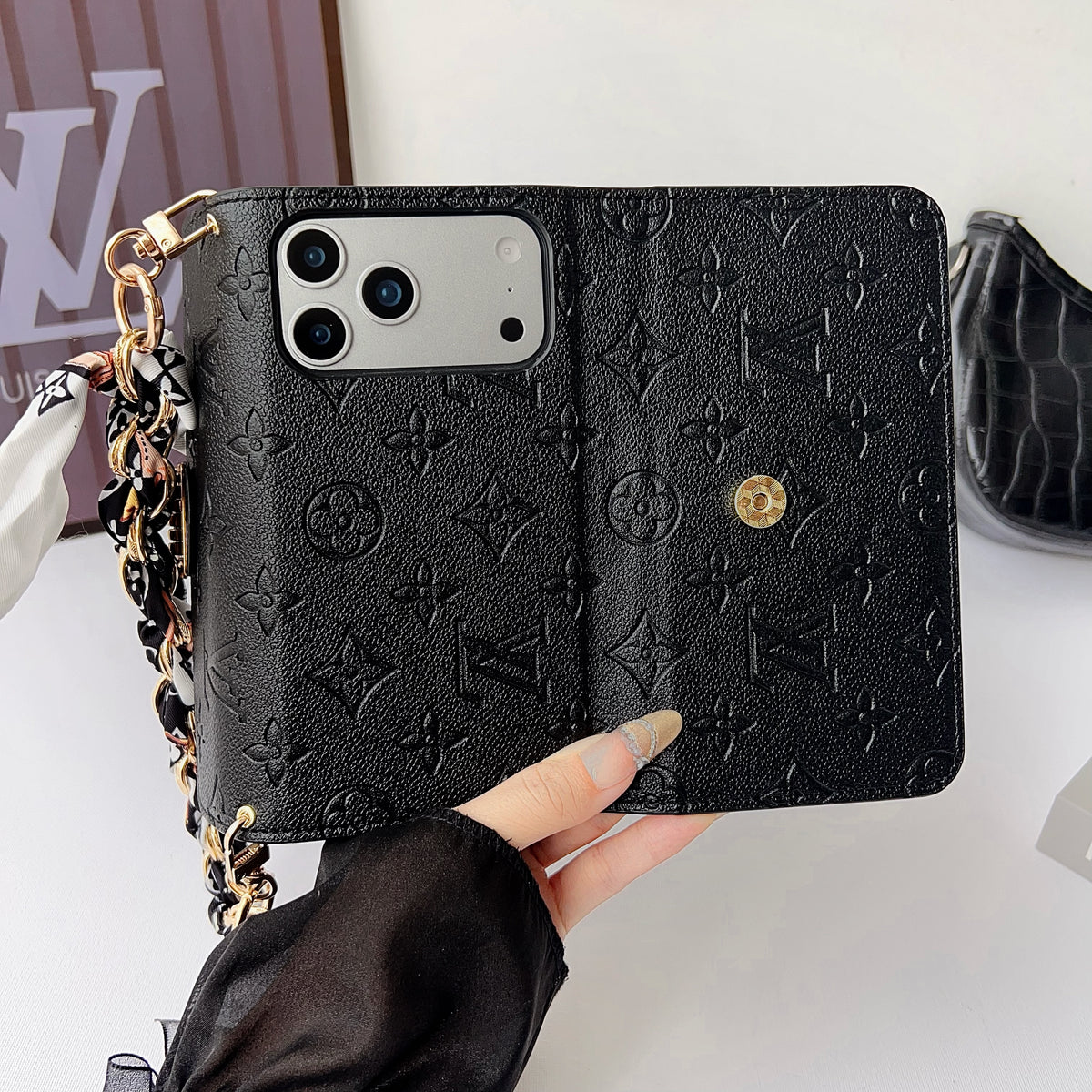 ✨ Vintage Luxury Embossed Envelope Phone Case