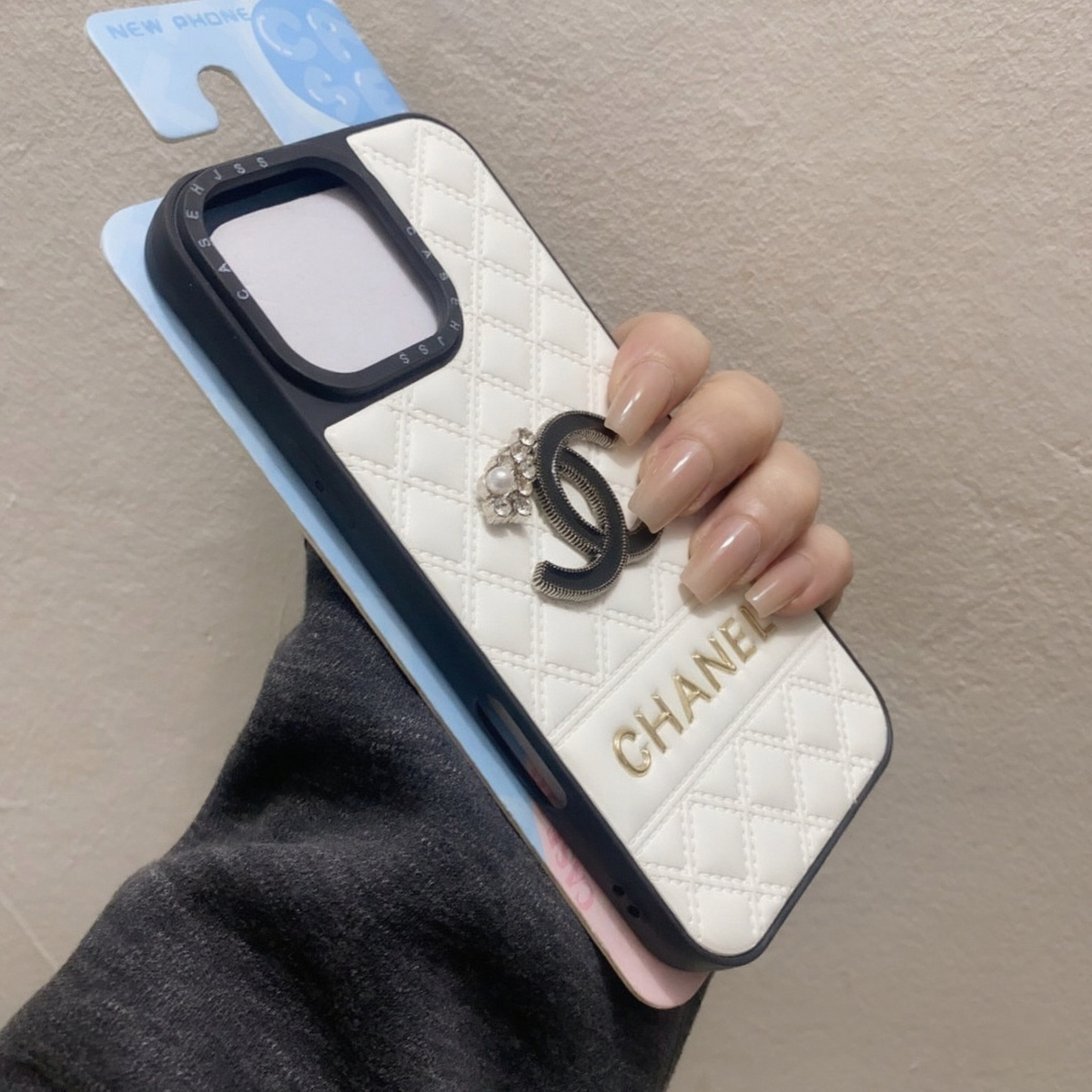 🤍✨ Luxury Quilted Leather Phone Case