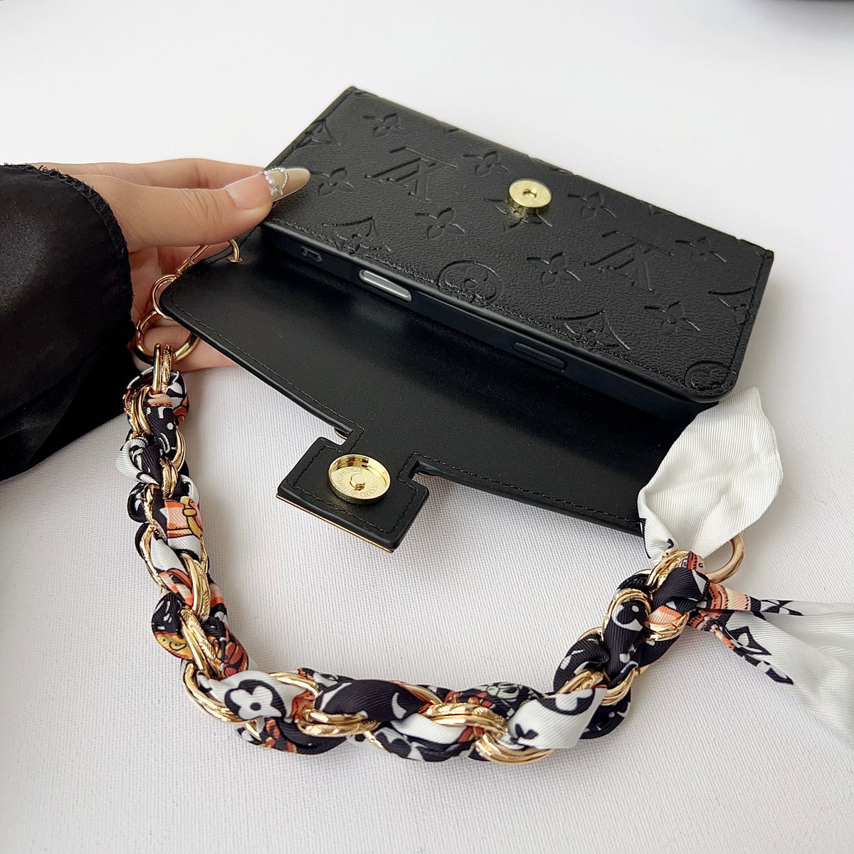 ✨ Vintage Luxury Embossed Envelope Phone Case