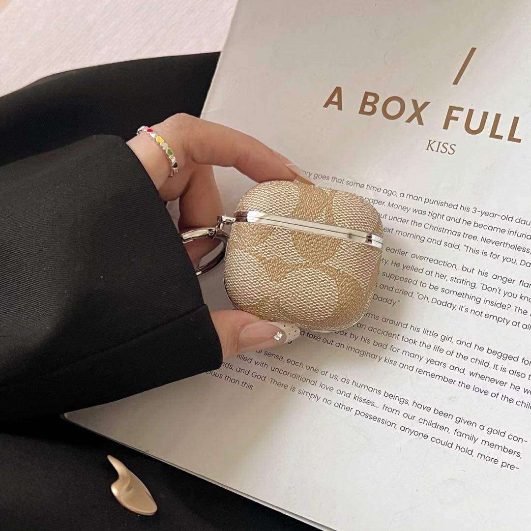 Vintage Signature Gallery Case for AirPods with Keyring 🗝️